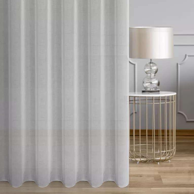 Firana szyta na taśmie 5 cm jasnoszara z cienkiej matowej etaminy, wykończona obciążnikiem