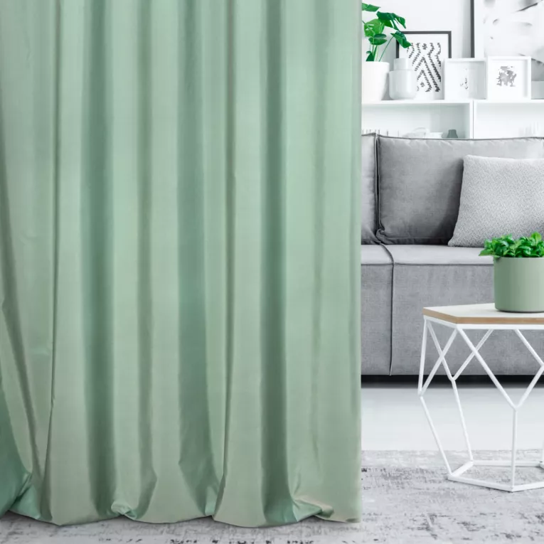 Zasłona szyta na taśmie 5 cm miętowa z gładkiej tkaniny z delikatnym połyskiem
