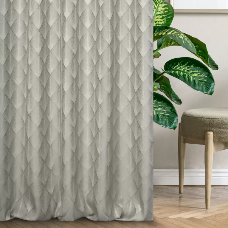 Zasłona szyta na taśmie 5 cm beżowo złota z tkaniny w elegancki geometryczny wzór z błyszczącą nicią