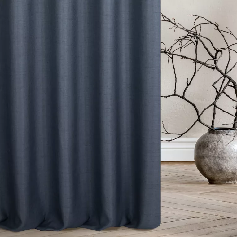 Zasłona szyta na taśmie 5 cm granatowa z tkaniny w stylu eko o naturalnym splocie