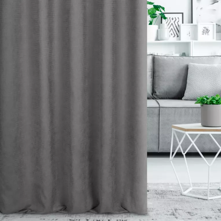 Zasłona szyta na flexach grafitowa z miękkiej, matowej tkaniny w drobny geometryczny wzór