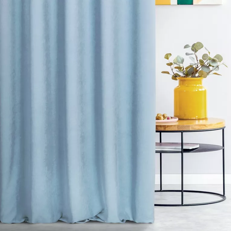 Zasłona szyta na taśmie 5 cm ADESSA niebieska z miękkiej tkaniny o welurowej strukturze
