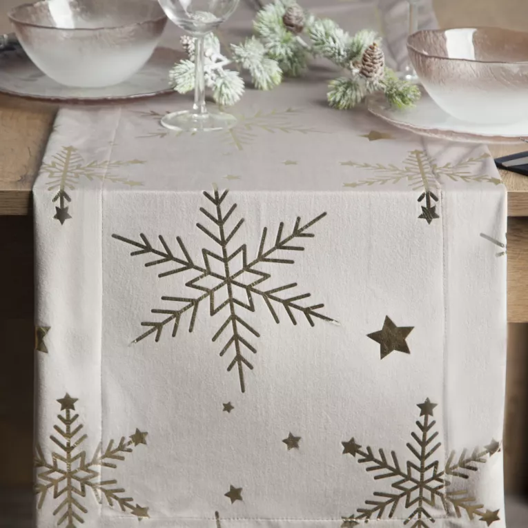 Bieżnik świąteczny na stół 40x140 cm beżowo, szampański welwetowy zdobiony śnieżynkami