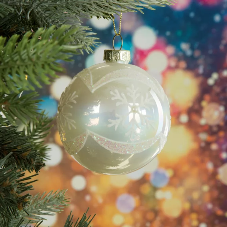 Bombka szklana ręcznie zdobiona motywem śnieżynek