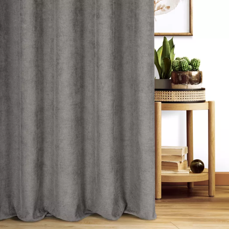 Zasłona szyta na taśmie 5 cm popielata z miękkiej w dotyku tkaniny szenilowej