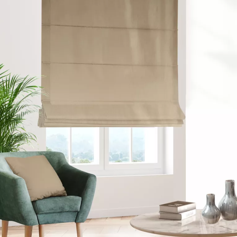 Roleta rzymska jasnobrązowa z jednokolorowej gładkiej tkaniny