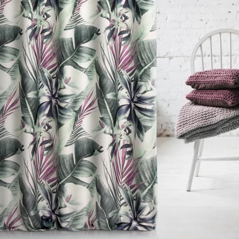 Tkanina zasłonowa miękka zdobiona nadrukiem z motywem roślinnym