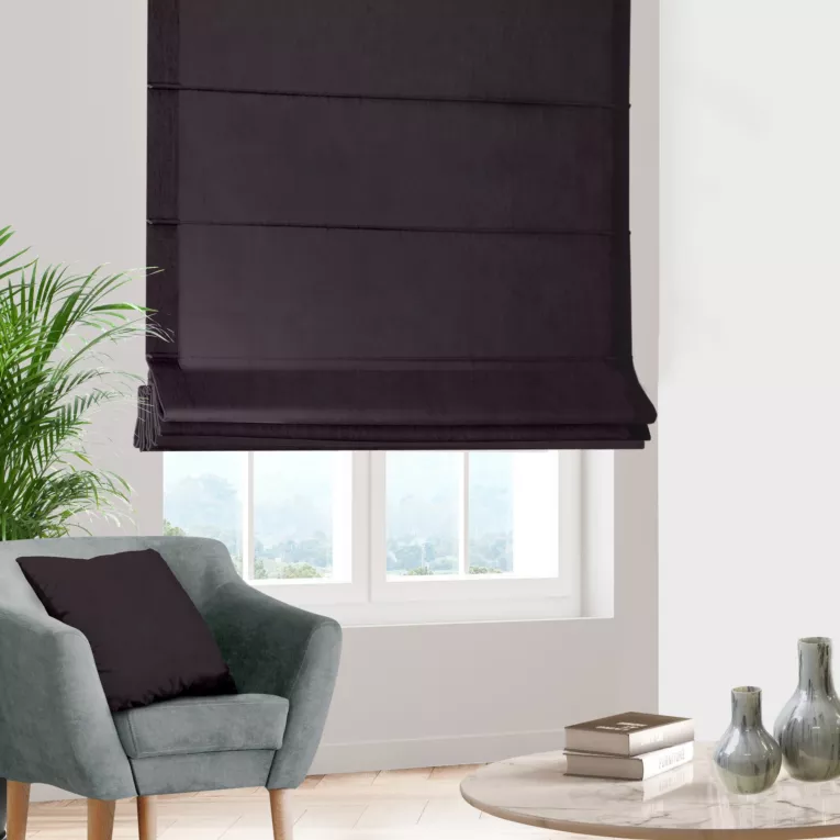 Roleta rzymska ciemnofioletowa z miękkiej półmatowej tkaniny welwetowej