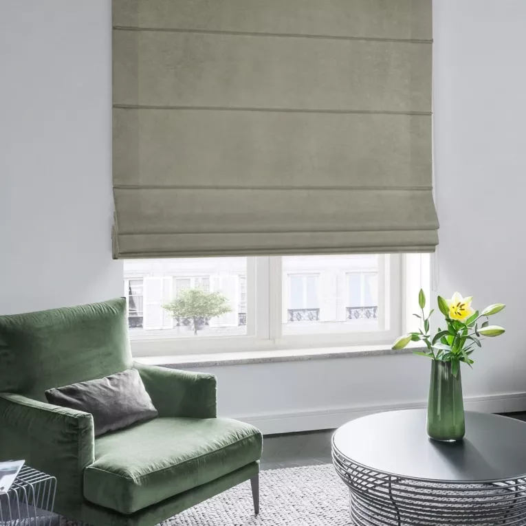 Roleta rzymska ITALIA brązowa z tkaniny welwetowej o delikatnym połysku