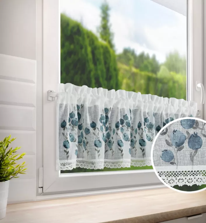 Zazdrostka biała z etaminy z malarskim nadrukiem niebieskich kwiatów i bawełnianą koronką 150x30 cm tunel POLA