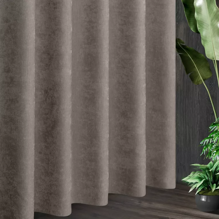 Tkanina zasłonowa, miękka szenilowa, zaciemniająca, z drobnym strukturalnym wzorkiem i efektem przecierki z kolekcji Pierre Cardin