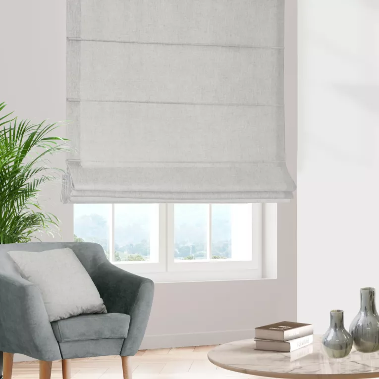 Roleta rzymska jasnosrebrna z miękkiej w dotyku tkaniny szenilowej