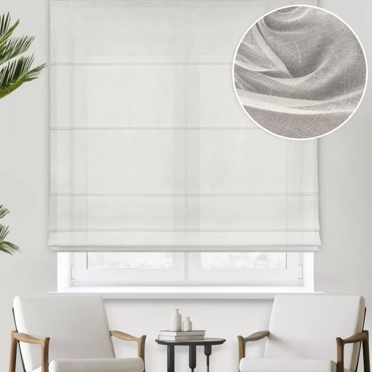 Roleta rzymska kremowa z grubej, matowej tkaniny o naturalnym splocie wykończona obciążnikiem