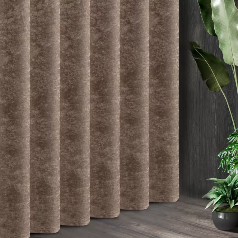 Tkanina zasłonowa, miękka szenilowa, zaciemniająca, z drobnym strukturalnym wzorkiem i efektem przecierki z kolekcji Pierre Cardin