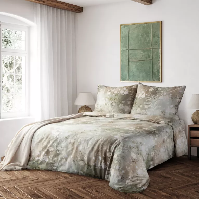 Pościel 160x200 cm z makosatyny bawełnianej kolor oliwkowo, biały zdobiona nadrukiem kwiatów REINA 43