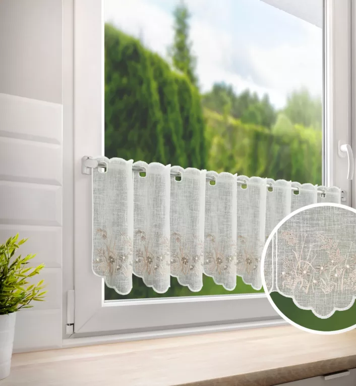 Tkanina firanowa zazdrostka z etaminy zdobiona haftem subtelnym drobnych kwiatuszków