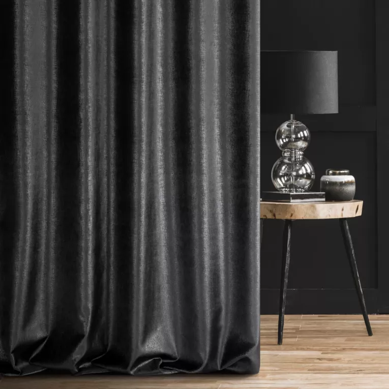 Tkanina zasłonowa, welwetowa, z błyszczącym nadrukiem, zaciemniająca typu blackout z kolekcji Eva Minge