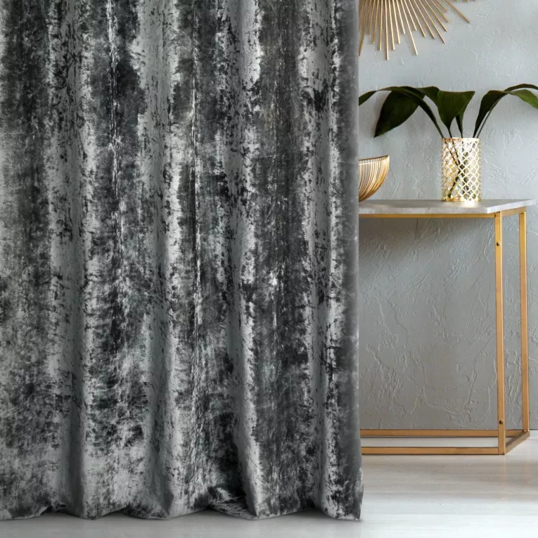 Zasłona szyta na taśmie 5 cm popielata z grubej, eleganckiej tkaniny welwetowej z efektem cieniowania