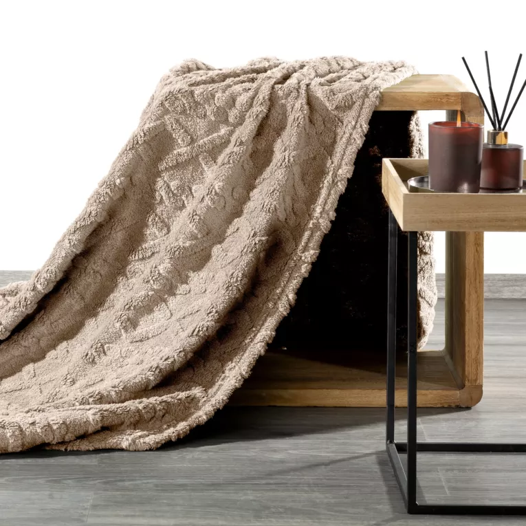 Koc 150x200 cm beżowy z ozdobnym plecionym warkoczem Design 91