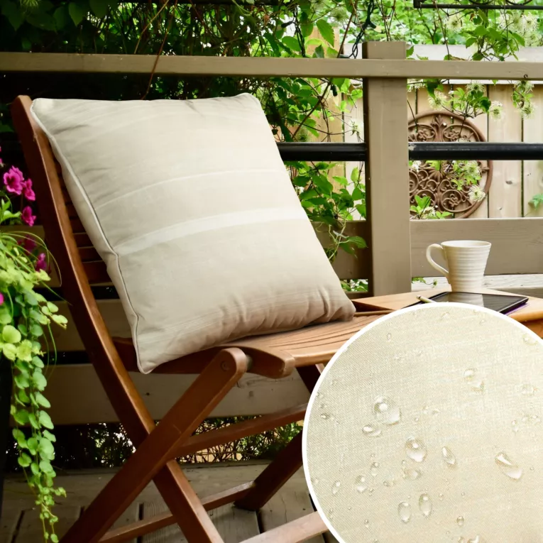 Poszewka na poduszkę 45x45 cm z tkaniny wodoodpornej beżowa idealna na taras oraz balkon z motywem pasów GARDEN