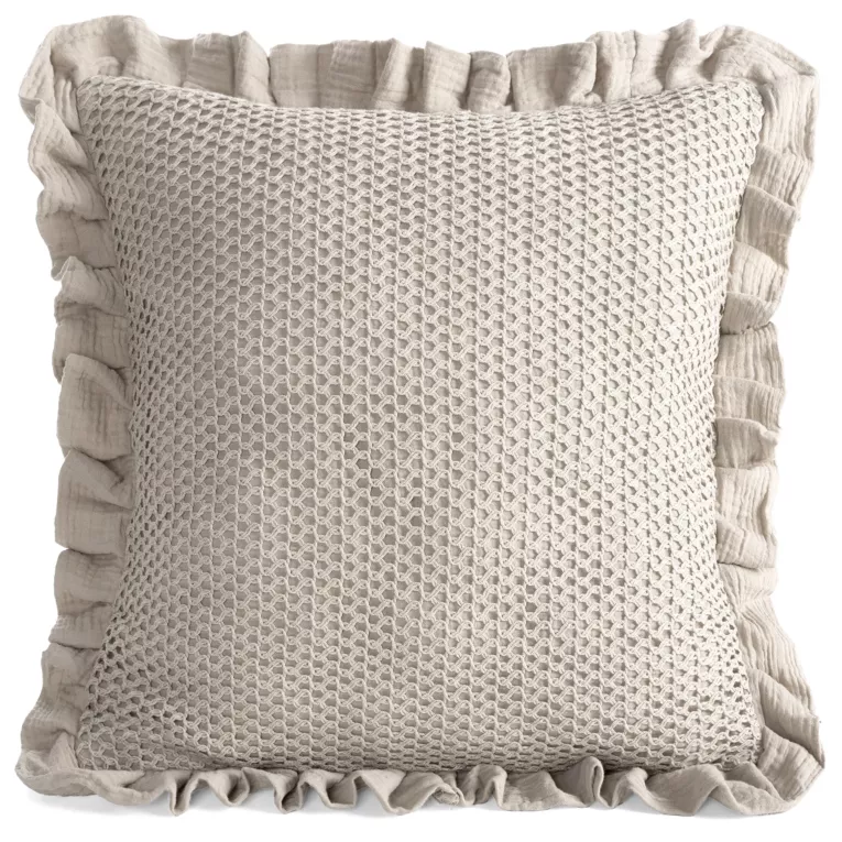 Poszewka na poduszkę 45x45 cm muślinowa z siateczką oraz ozdobną falbanką na brzegach beżowa MUŚLIN 2