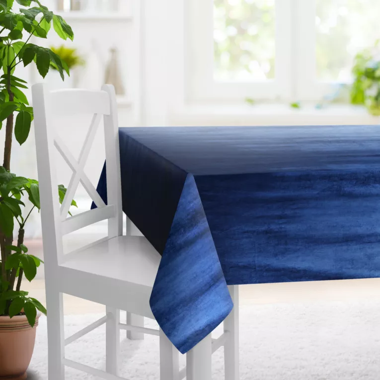 Obrus szyty SAFARI ciemnoniebieski z miękkiej welwetowej tkaniny z połyskiem