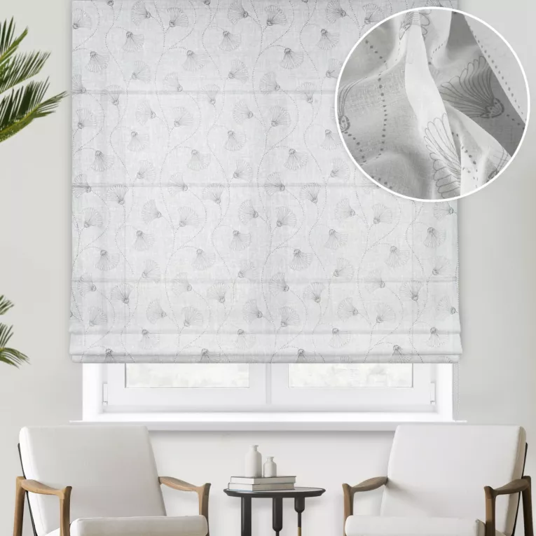 Roleta rzymska biało popielata z eleganckiej etaminy w drukowany, modny, botaniczny wzór