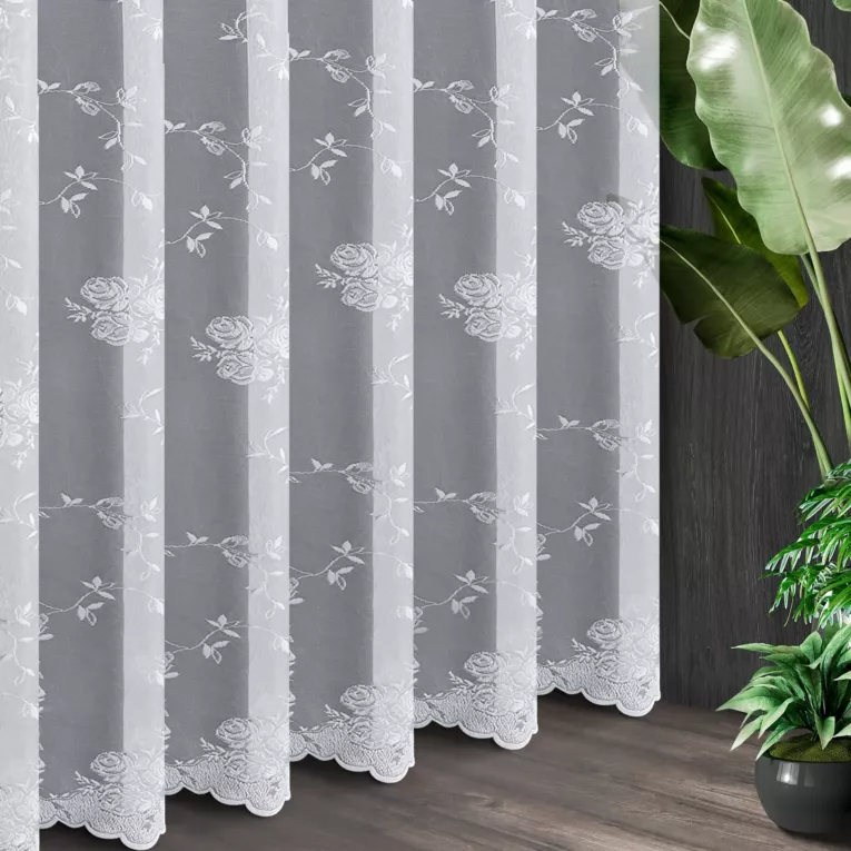 Tkanina firanowa żakardowa z motywem kwiatów