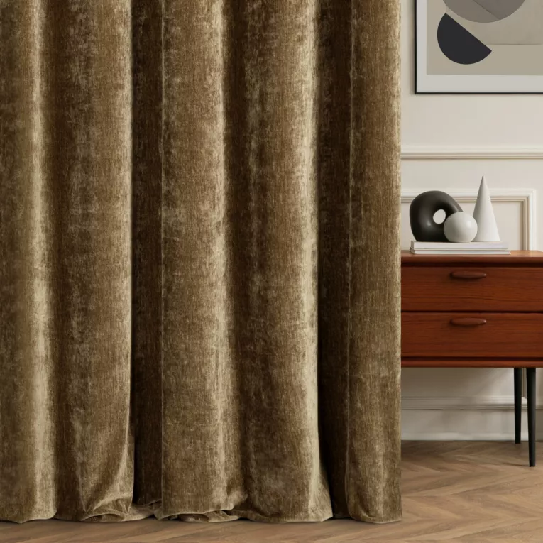 Zasłona szyta na taśmie 5 cm złota z miękkiej w dotyku tkaniny szenilowej