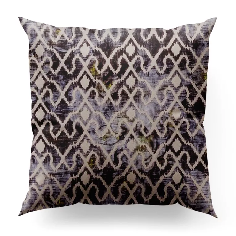 Poszewka szyta popielata z grubej tkaniny welwetowej o drobnym geometrycznym wzorze