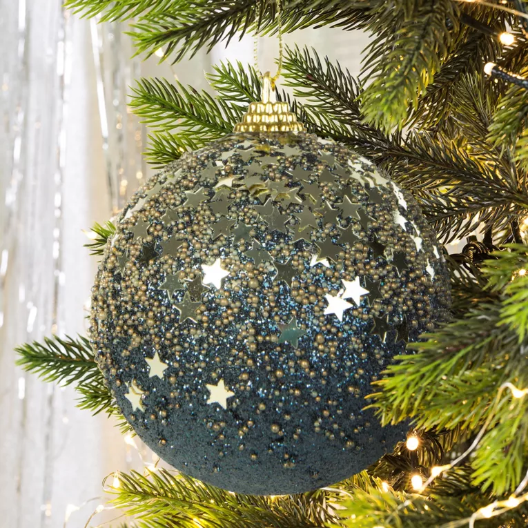 Bombka choinkowa zdobiona brokatem, koralikami i cekinami