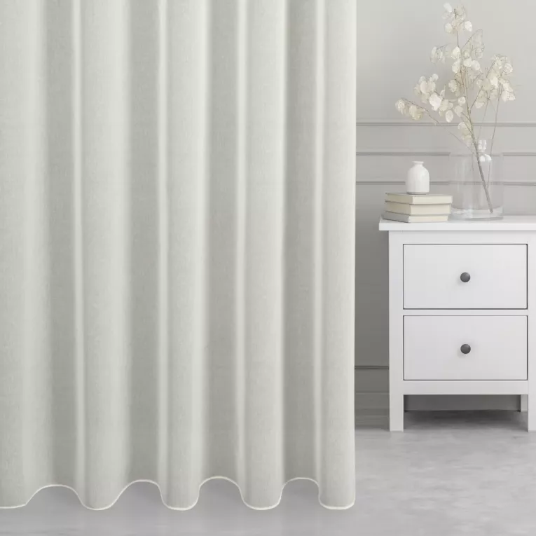 Firana szyta na taśmie 5 cm naturalna z miękkiej etaminy o naturalnym wyglądzie, wykończona obciążnikiem