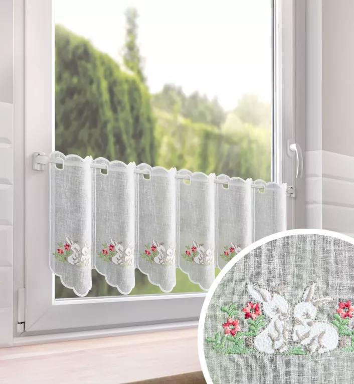 Tkanina firanowa zazdrostka zdobiona haftem z motywem wielkanocnym