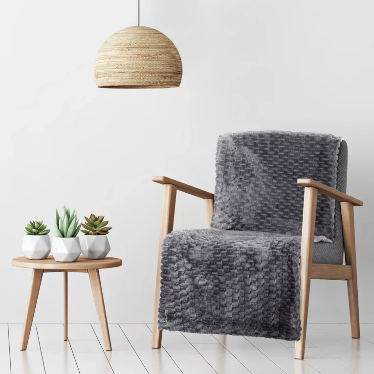 Narzuta na fotel-koc 70x160 cm stalowa miękka i miła w dotyku z wytłaczanym wzorem jodełki CINDY 5 Design 91