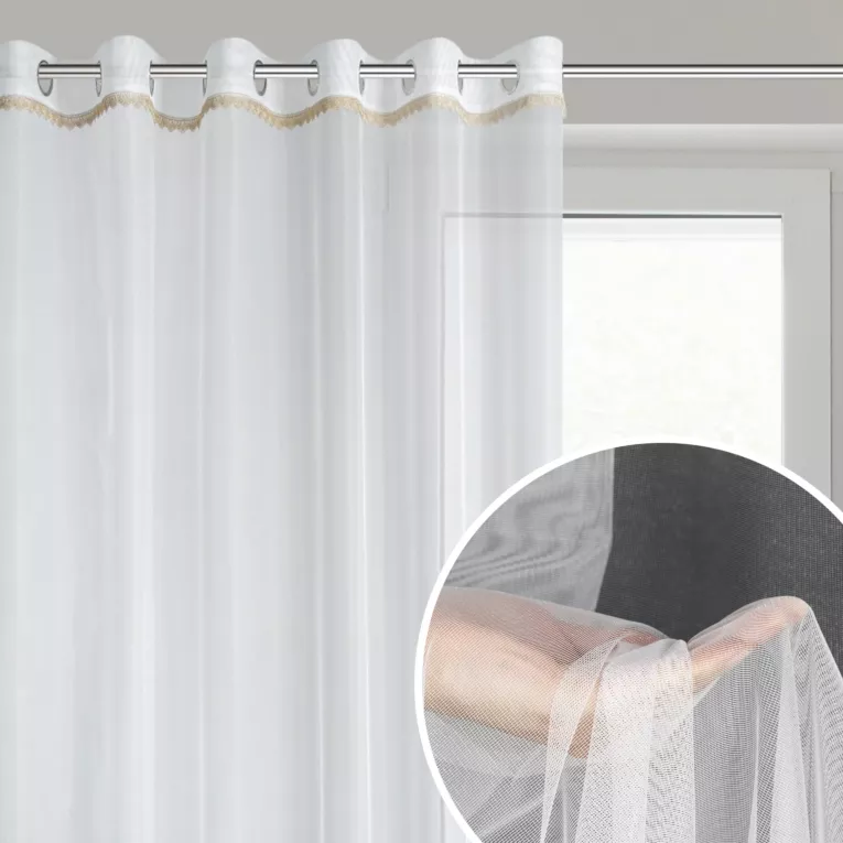 Firana biała z gładkiej matowej mikrosiateczki z ozdobną złotą koronką 300x250 cm przelotka MERIL