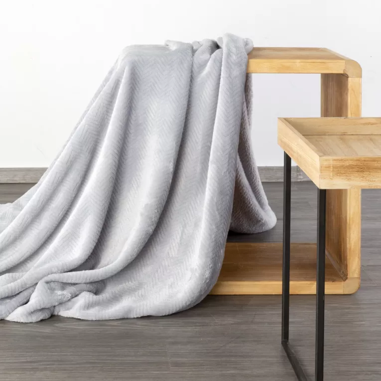 DESIGN 91 Koc CINDY 5 miękki i miły w dotyku z wytłaczanym wzorem jodełki