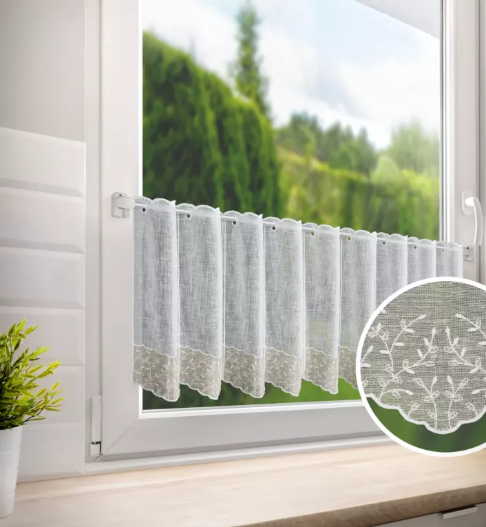 Tkanina firanowa zazdrostka z etaminy z haftem