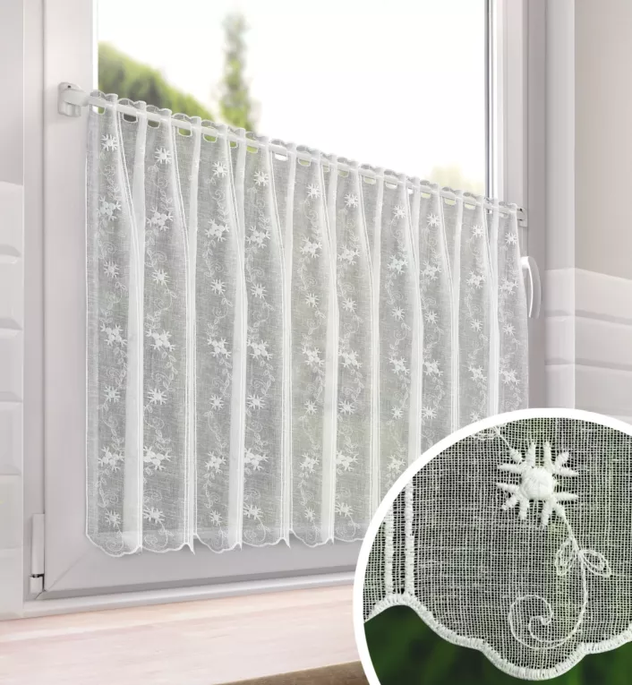 Tkanina firanowa zazdrostka zdobiona haftem drobnych kwiatuszków