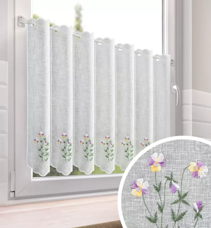 Tkanina firanowa zazdrostka zdobiona haftem bratków