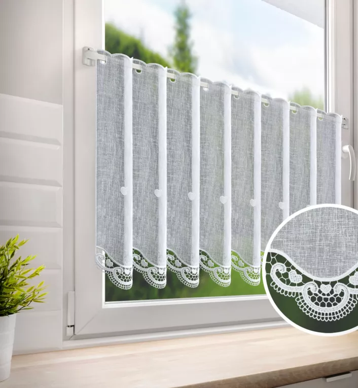 Tkanina firanowa zazdrostka z etaminy zdobiona haftem geometrycznym