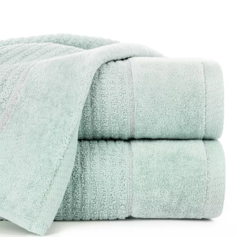 Ręcznik kąpielowy 70x140 cm bawełniany kolor miętowy z welwetową bordiurą zdobioną błyszczącą nicią 500 g/m2 GLORY 2