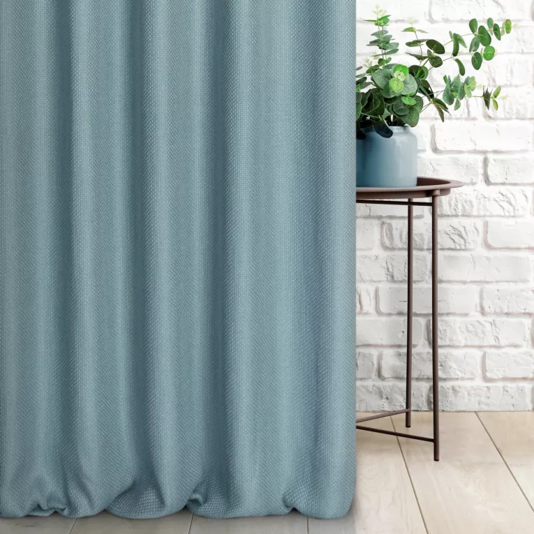 Zasłona szyta na taśmie 5 cm błękitna z strukturalnej tkaniny o naturalnym splocie