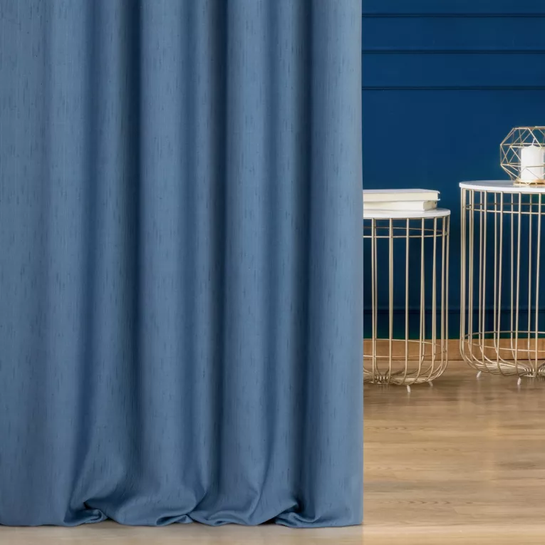 Zasłona szyta na flexach granatowa z miękkiej, matowej tkaniny w stylu eko o naturalnym splocie