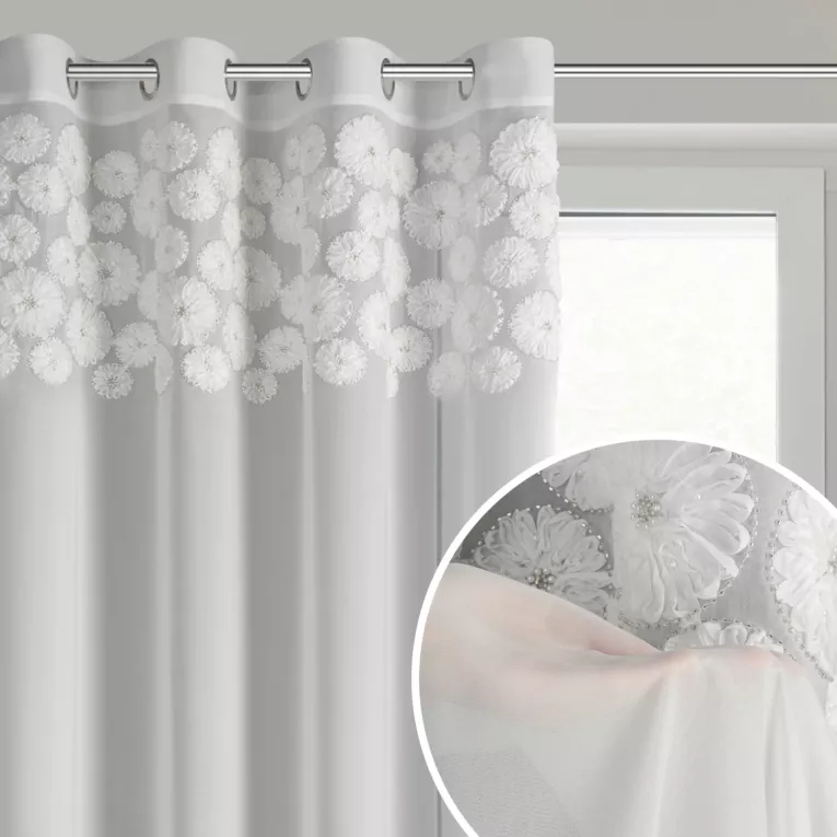 Firana biała z szyfonu zdobiona aplikacją 3D w kwiaty z perełkami 140x270 cm przelotka - GISELA