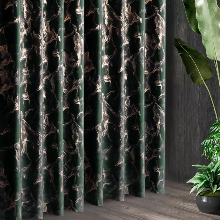 Tkanina zasłonowa z welwetu zdobiona złotym marmurkowym wzorem