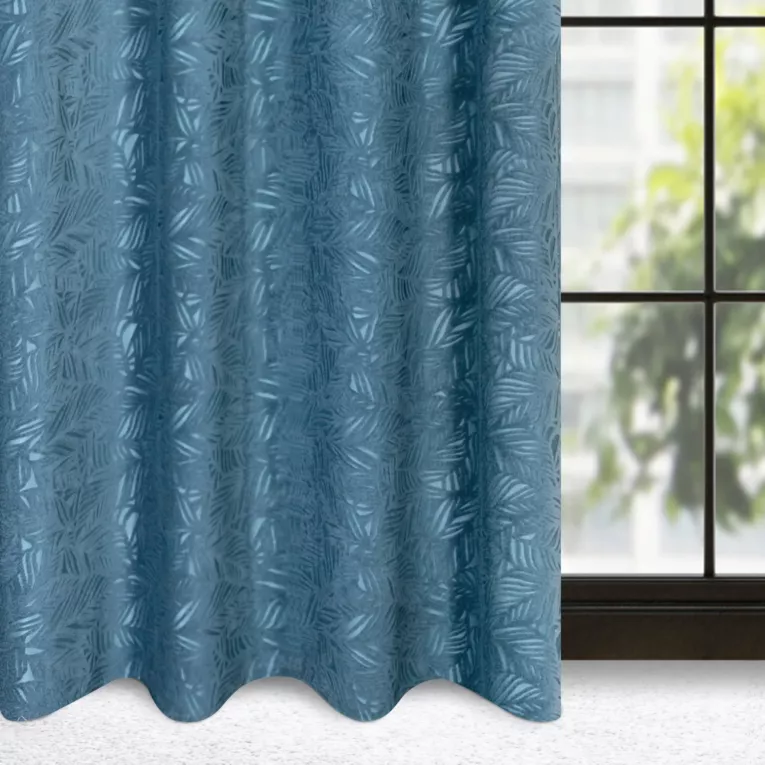 Zasłona niebieska z welwetu wytłaczanego w liście 140x250 cm przelotka - OCTAVIA