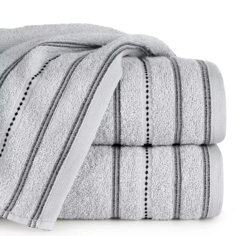 Ręcznik kąpielowy 50x90 cm bawełniany kolor srebrny zdobiony kontrastującymi pasami 500 g/m2 VENTO