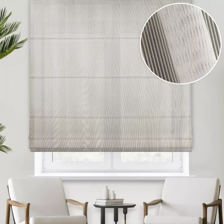 Roleta rzymska kremowa prążkowana, wykończona obciążnikiem