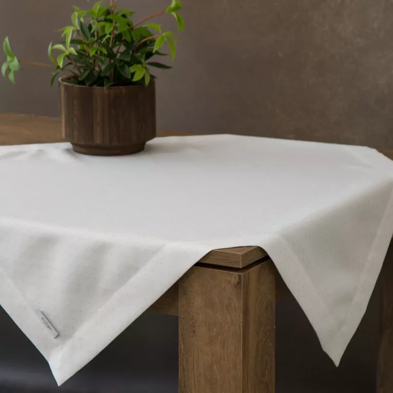 Bieżnik na stół biały 85x85 cm ELLEN zdobiony drobnymi srebrnymi kropkami i elegancką listwą