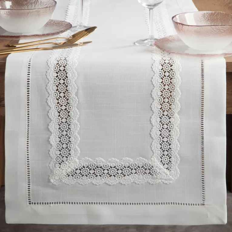 Bieżnik na stół 40x140 cm biały zdobiony ażurowa koronką - VANESA - kolekcja AMAROSA